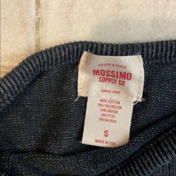 Mossimo sweater - Picture 2 of 5